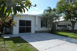 922 Bougainvillea Cir, Barefoot Bay, FL 32976 - Photo 2