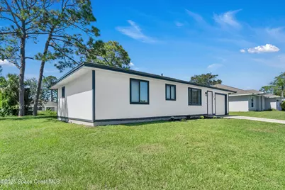 322 Ixora Avenue NW, Palm Bay, FL 32907 - Photo 4