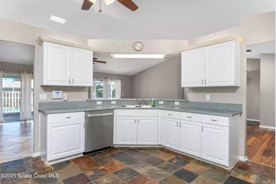 3083 Forest Creek Drive, Melbourne, FL 32901 - Photo 18