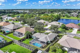 3083 Forest Creek Dr, Melbourne, FL 32901 - Photo 2