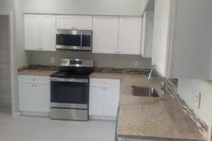 591 Londonderry Cir SE, Palm Bay, FL 32909 - Photo 2