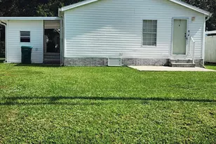 1055 Wren Cir, Barefoot Bay, FL 32976 - Photo 4