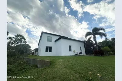 4762 Blossom Ridge Place, Grant-Valkaria, FL 32949 - Photo 6