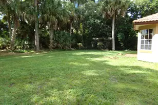 310 SE Seahorse Circle SE, Palm Bay, FL 32909 - Photo 2