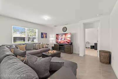 467 Americana Boulevard NW, Palm Bay, FL 32907 - Photo 4