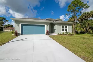 826 Hartsdale Ave SW, Palm Bay, FL 32908 - Photo 6