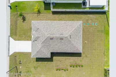 834 Hartsdale Avenue SW, Palm Bay, FL 32908 - Photo 4