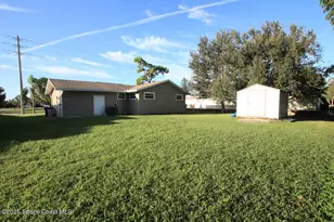 572 Orange Ave, Sebastian, FL 32958 - Photo 2
