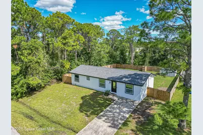 443 Santo Domingo Avenue SW, Palm Bay, FL 32908 - Photo 2