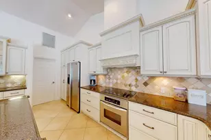 3886 Peacock Dr, Melbourne, FL 32904 - Photo 8
