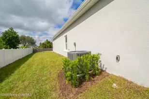 542 Degroodt Rd SW, Palm Bay, FL 32908 - Photo 52