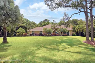 4580 Hunters Run Cir, Grant-Valkaria, FL 32949 - Photo 2