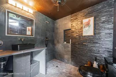 562 Lake Ashley Circle, Melbourne, FL 32904 - Photo 32