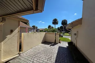 333 Oak Haven Dr, Melbourne, FL 32940 - Photo 2