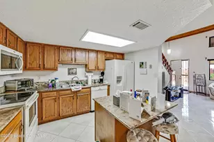 305 Taft Ave, Cocoa Beach, FL 32931 - Photo 8