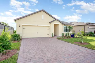 732 Acadia Ct SE, Palm Bay, FL 32909 - Photo 2