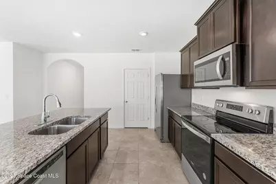 4667 Magenta Isles Drive, Melbourne, FL 32904 - Photo 8