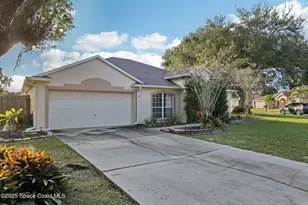 917 Cypress Oaks St, Titusville, FL 32780 - Photo 2