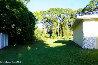1421 Grand Court NW, Palm Bay, FL 32907 - Photo 40