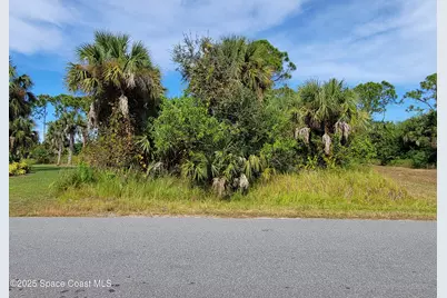 121 Halloran Street SE, Palm Bay, FL 32909 - Photo 4