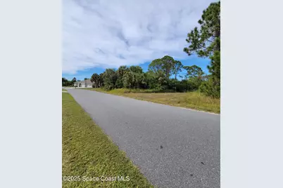 121 Halloran Street SE, Palm Bay, FL 32909 - Photo 10