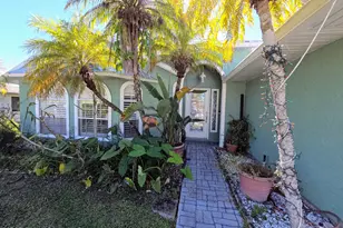 644 Norse St NW, Palm Bay, FL 32907 - Photo 4