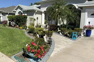 530 Sunset Lakes Dr, Merritt Island, FL 32953 - Photo 2