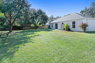 565 White Cap Ct NW, Palm Bay, FL 32907 - Photo 6