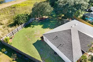 565 White Cap Ct NW, Palm Bay, FL 32907 - Photo 8