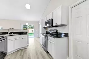 565 White Cap Ct NW, Palm Bay, FL 32907 - Photo 12