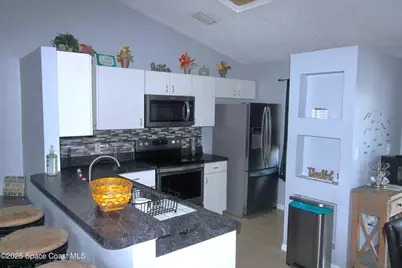 1021 Sablon Street SE, Palm Bay, FL 32909 - Photo 6