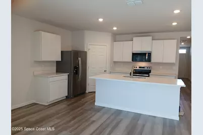 1560 Gardenton Street NW, Palm Bay, FL 32907 - Photo 2