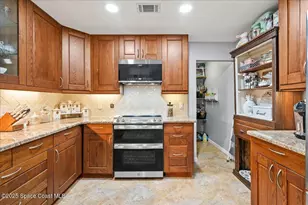 910 Brookshire Cir, Malabar, FL 32950 - Photo 10