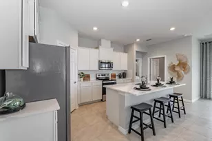 4010 Hollingsworth Dr SE, Palm Bay, FL 32909 - Photo 4