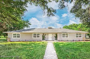 300 Riomar Dr, Port Saint Lucie, FL 34952 - Photo 1