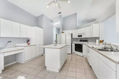 813 Oakwood Drive, Melbourne, FL 32940 - Photo 16