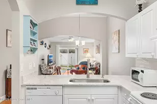 990 Luminary Cir, Melbourne, FL 32901 - Photo 8