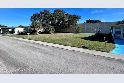 254 Holiday Park Boulevard NE, Palm Bay, FL 32907 - Photo 2