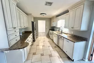 2848 Watkins Dr, Melbourne, FL 32901 - Photo 10