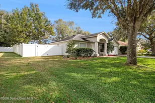608 Cypress Oak Cir, Deland, FL 32720 - Photo 4