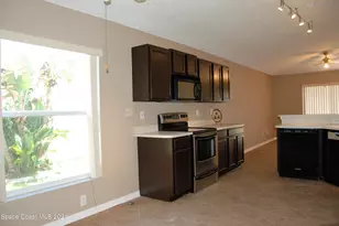 720 Wickham Lakes Dr, Melbourne, FL 32940 - Photo 8