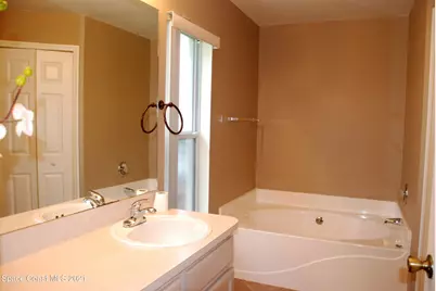 720 Wickham Lakes Drive, Melbourne, FL 32940 - Photo 12