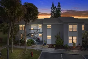 2801 Sand Trap Ln, Melbourne, FL 32935 - Photo 2