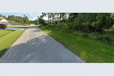 718 Daniels Avenue SW, Palm Bay, FL 32908 - Photo 2