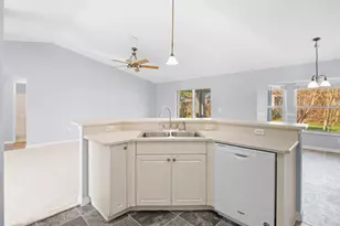 735 Crestline Ln NE, Palm Bay, FL 32907 - Photo 10