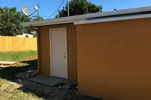 390 7th Rd SW, Vero Beach, FL 32960 - Photo 12