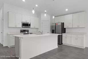 101 Crosspoint St SE, Palm Bay, FL 32909 - Photo 4