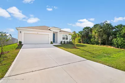 542 Hamy Street SW, Palm Bay, FL 32908 - Photo 2