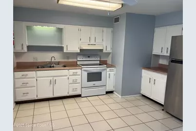 331 S Brevard Ave Avenue #B, Cocoa Beach, FL 32931 - Photo 8