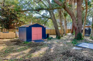 951 Pembroke Ave NE, Palm Bay, FL 32907 - Photo 6